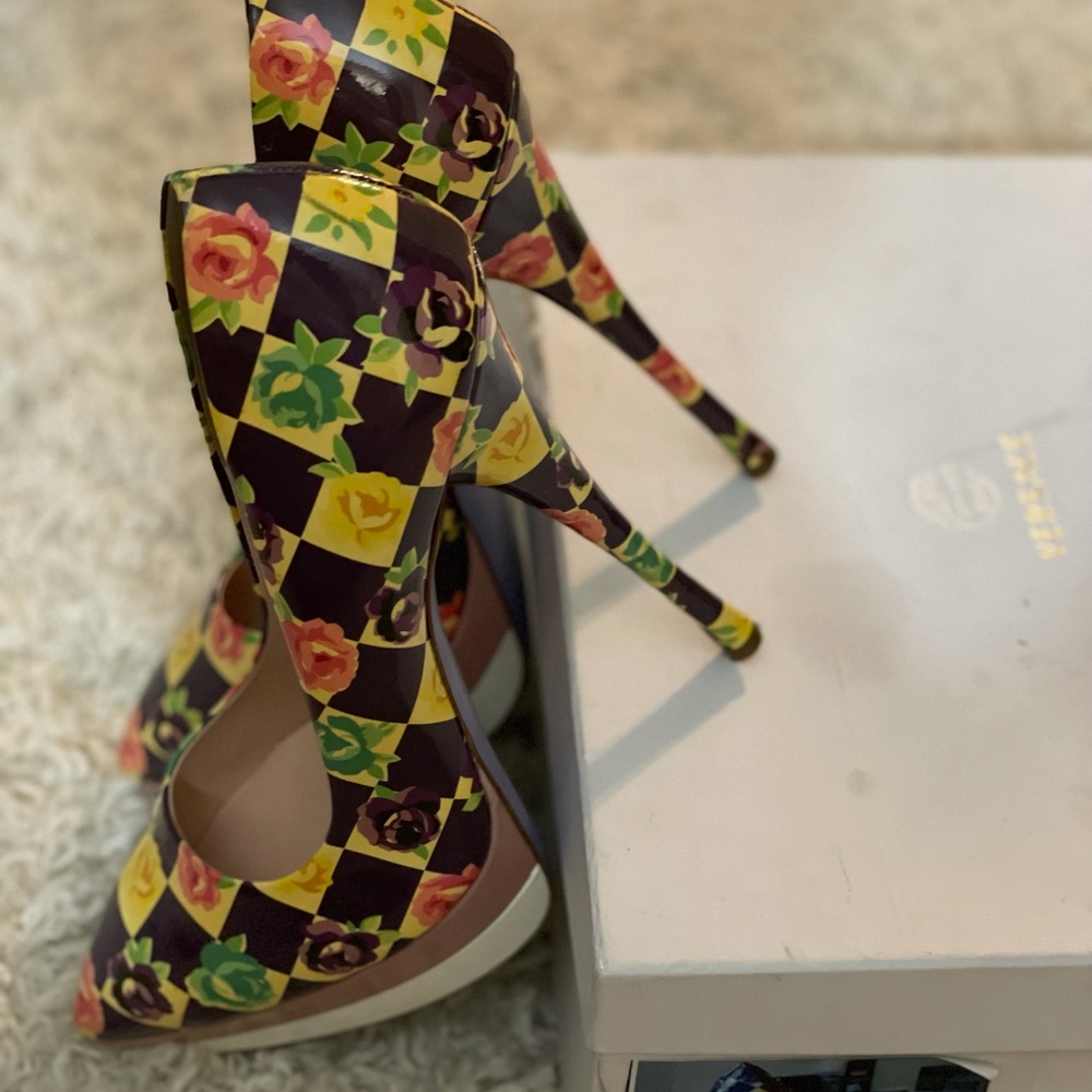 Versace SS11 Pumps - Picture 6 of 10